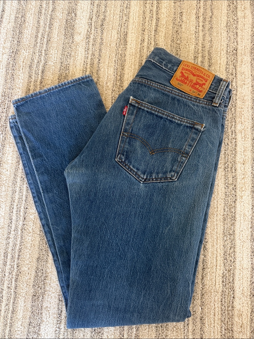 Vintage Men's Straight Fit Denim Jeans in Mid Blue